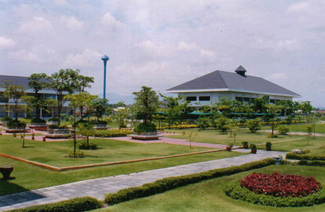 泰国湄南河大学