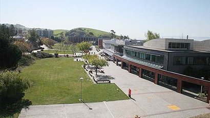 加州州立大学东湾分校